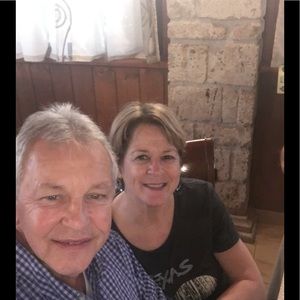 Meet your Posher, Debi